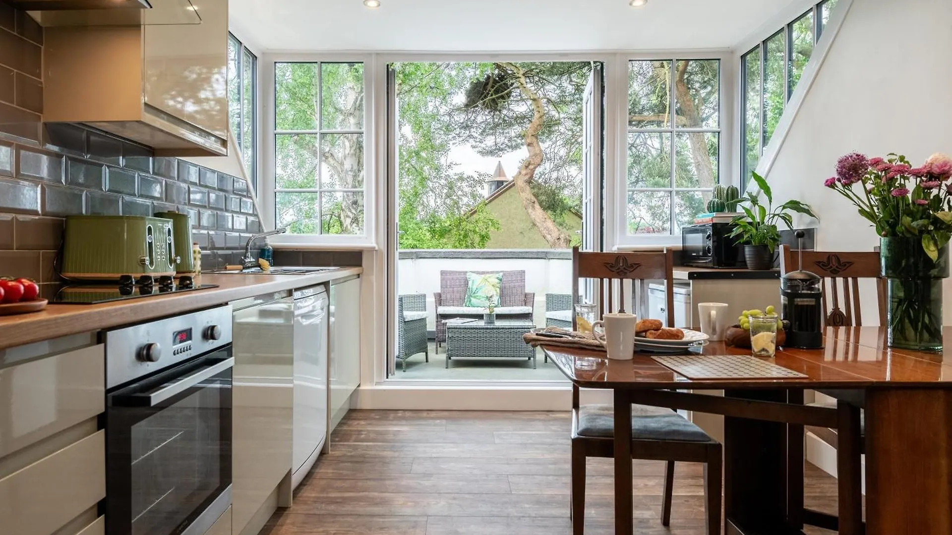 Beckview Apartment And En-Suite 스칼비